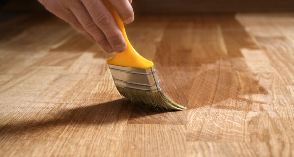 Conseils de choix d'une peinture pour parquet en bois